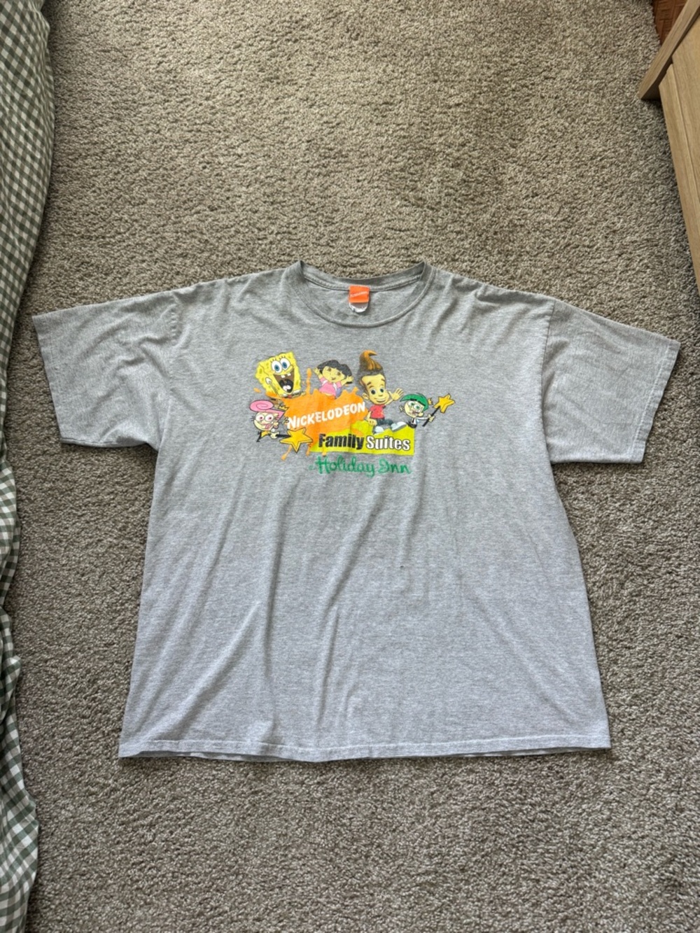vintage Y2K 2005 NICKELODEON FAMILY SUITES HOLIDAY INN HOTELS graphic shirt XXL